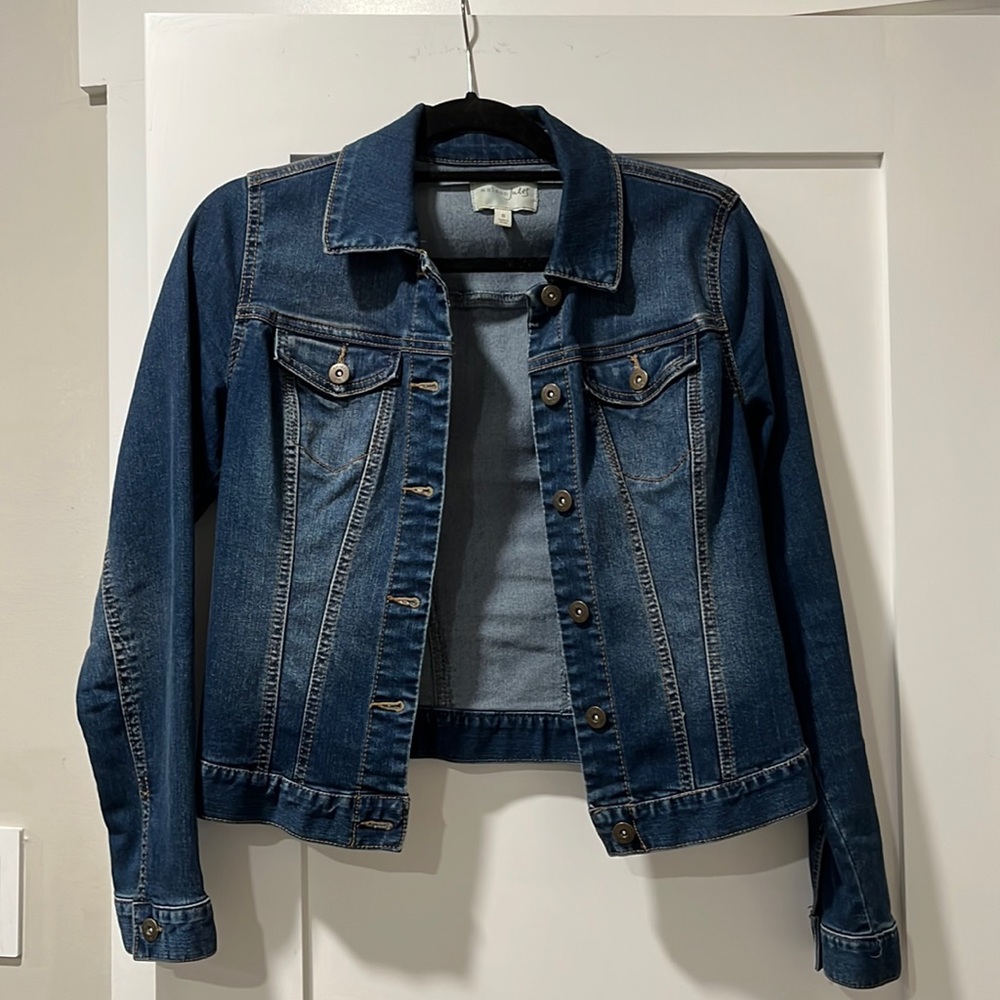 Maison Jules size 8 very stretchy Jean jacket